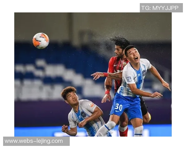 2017年上港队与泰达队激战回顾：一场精彩的中超对决与战术较量